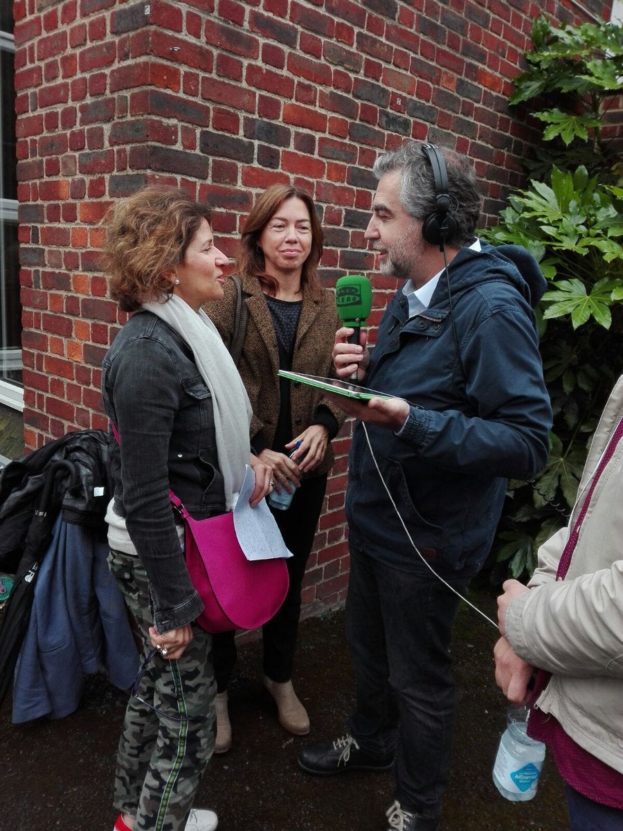 Tertulia improvisada de Alsina en Londres con británicos y españoles Tertulia improvisada de Alsina en Londres con británicos y españoles