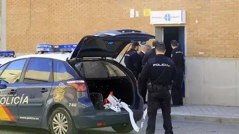 La Policía registra una de las naves en una macrooperación de Hacienda contra el fraude en productos chinos La Policía registra una de las naves en una macrooperación de Hacienda contra el fraude en productos chinos