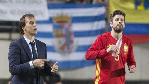 Lopetegui y Piqu&eacute;, en la banda de la Nueva Condomina