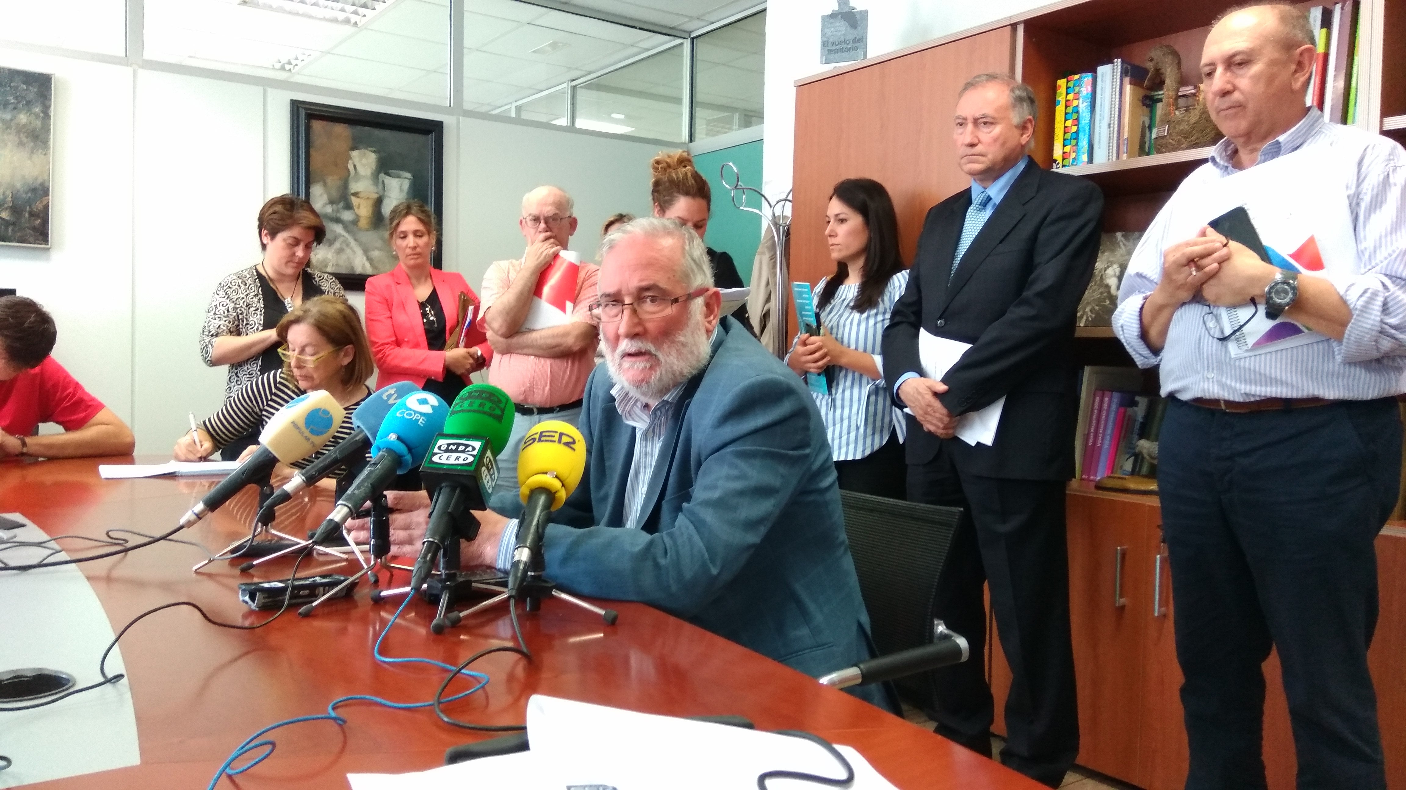 Ramón Ruiz: "Me voy a seguir dedicando a la política y a la educación" Ramón Ruiz: "Me voy a seguir dedicando a la política y a la educación"