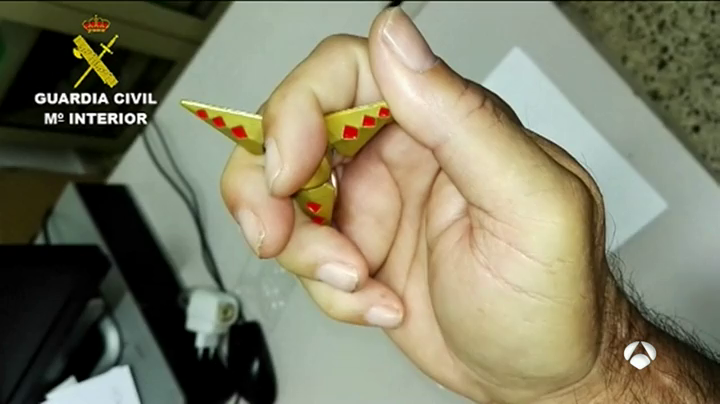 Retiran en Barcelona más de 20.000 spinner por ser peligrosos para los niños Retiran en Barcelona más de 20.000 spinner por ser peligrosos para los niños