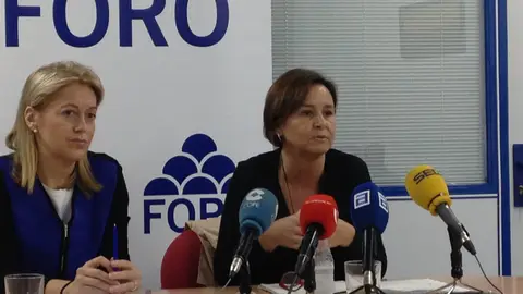 Cristina Coto y Carmen Moriyón Rueda de prensa del Plan de Vías de Gijón