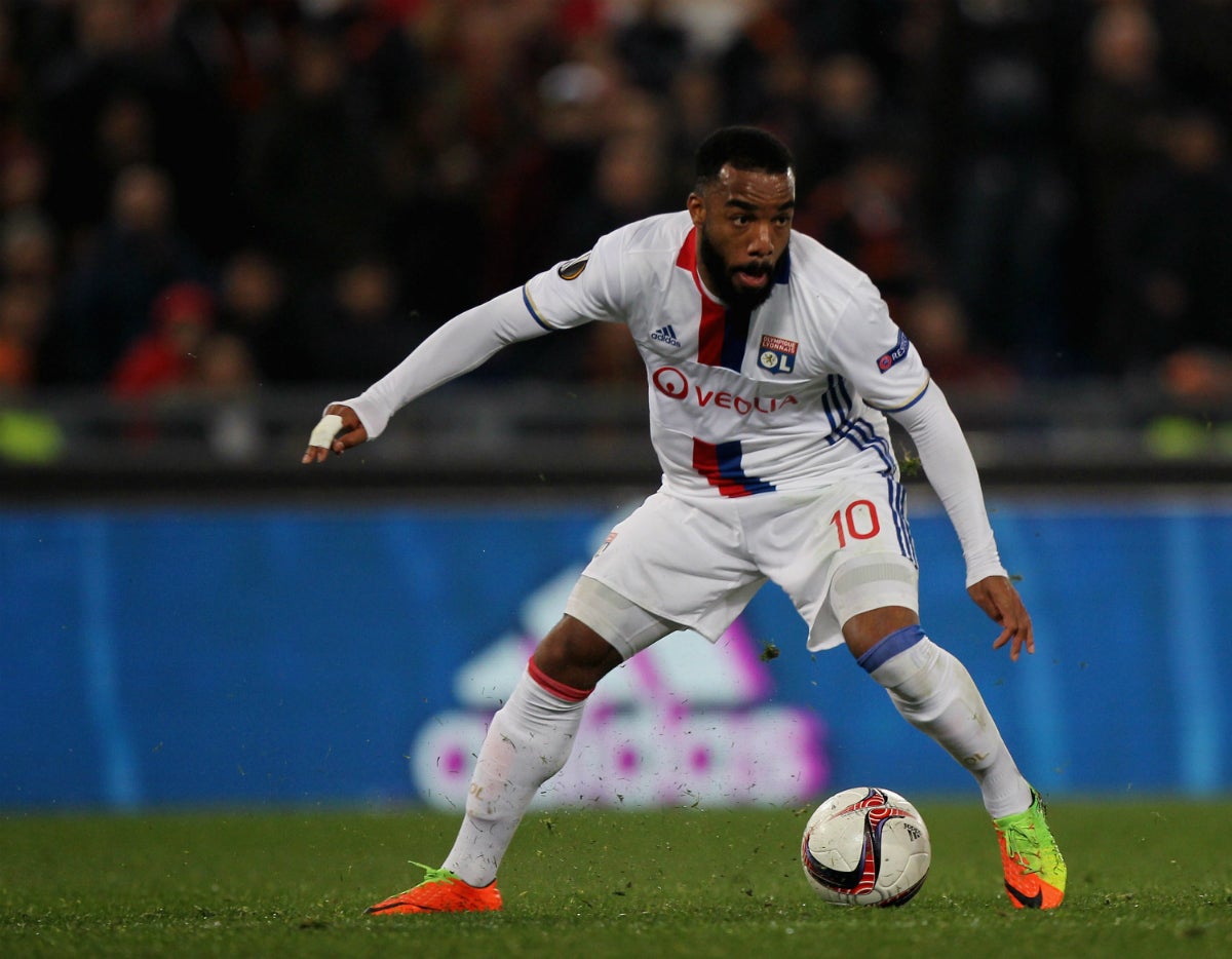 Lacazette podría seguir en el Olympique de Lyon: "No estoy seguro de que quiera marcharse" Lacazette podría seguir en el Olympique de Lyon: "No estoy seguro de que quiera marcharse"