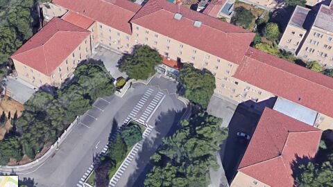 Fachada del Hospital Militar de Zaragoza.