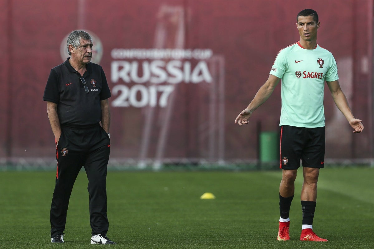 Fernando Santos: "Pongo la mano en el fuego por Cristiano Ronaldo" Fernando Santos: "Pongo la mano en el fuego por Cristiano Ronaldo"