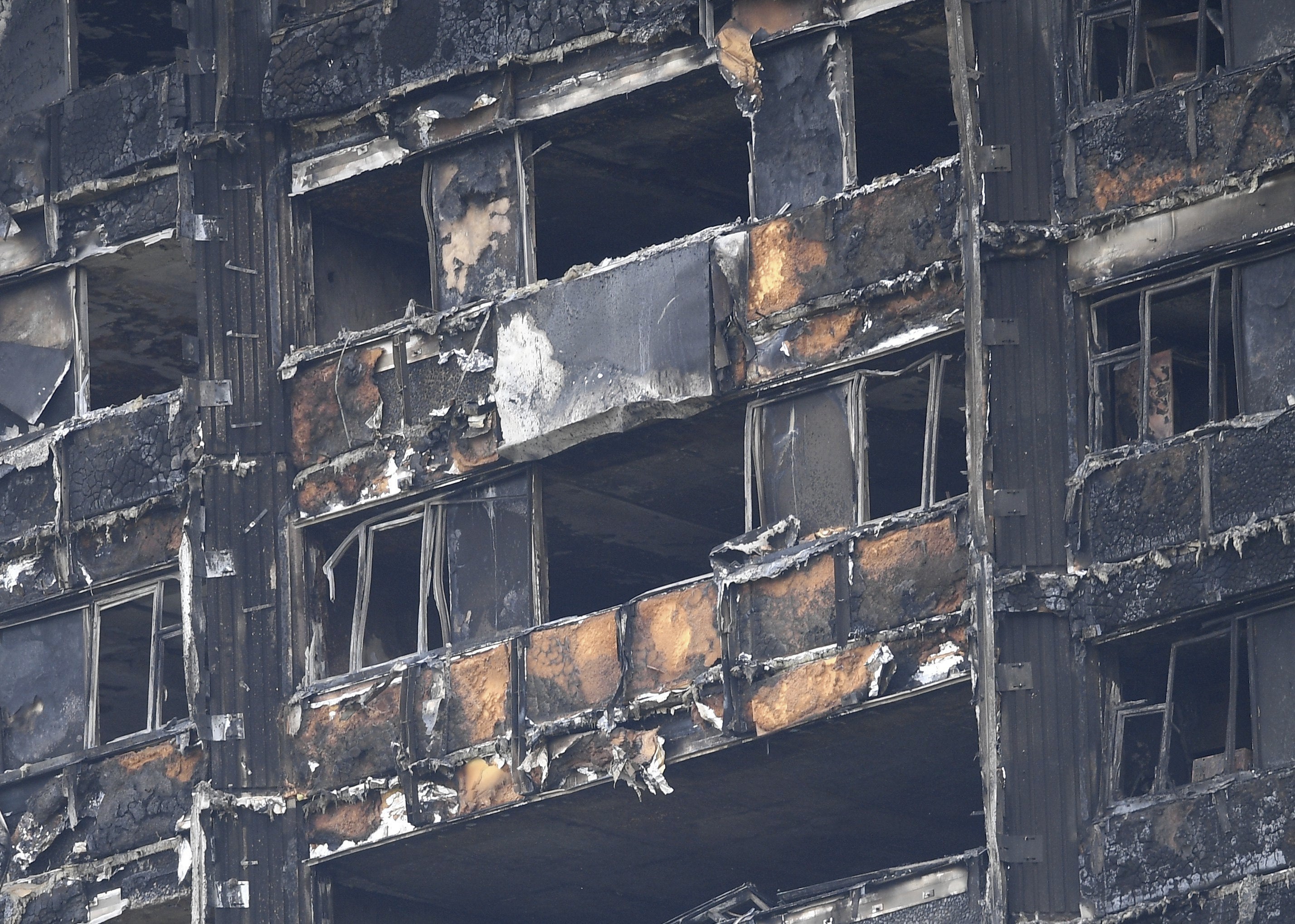Unos 600 edificios en Inglaterra tienen el revestimiento como el de Grenfell Unos 600 edificios en Inglaterra tienen el revestimiento como el de Grenfell