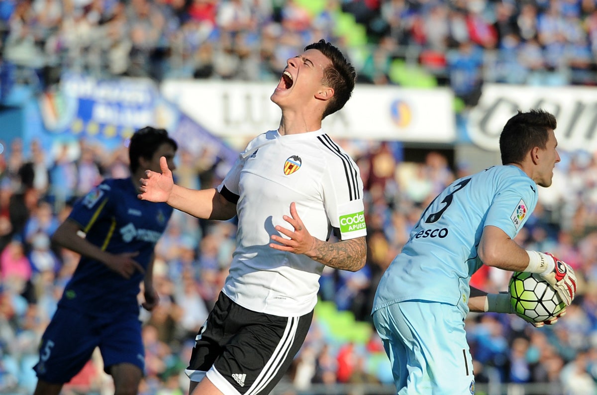Santi Mina pasa una noche en el calabozo por presuntos abusos sexuales Santi Mina pasa una noche en el calabozo por presuntos abusos sexuales