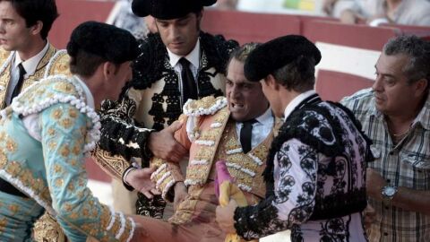 Ivan Fandi&ntilde;o tras la cogida mortal