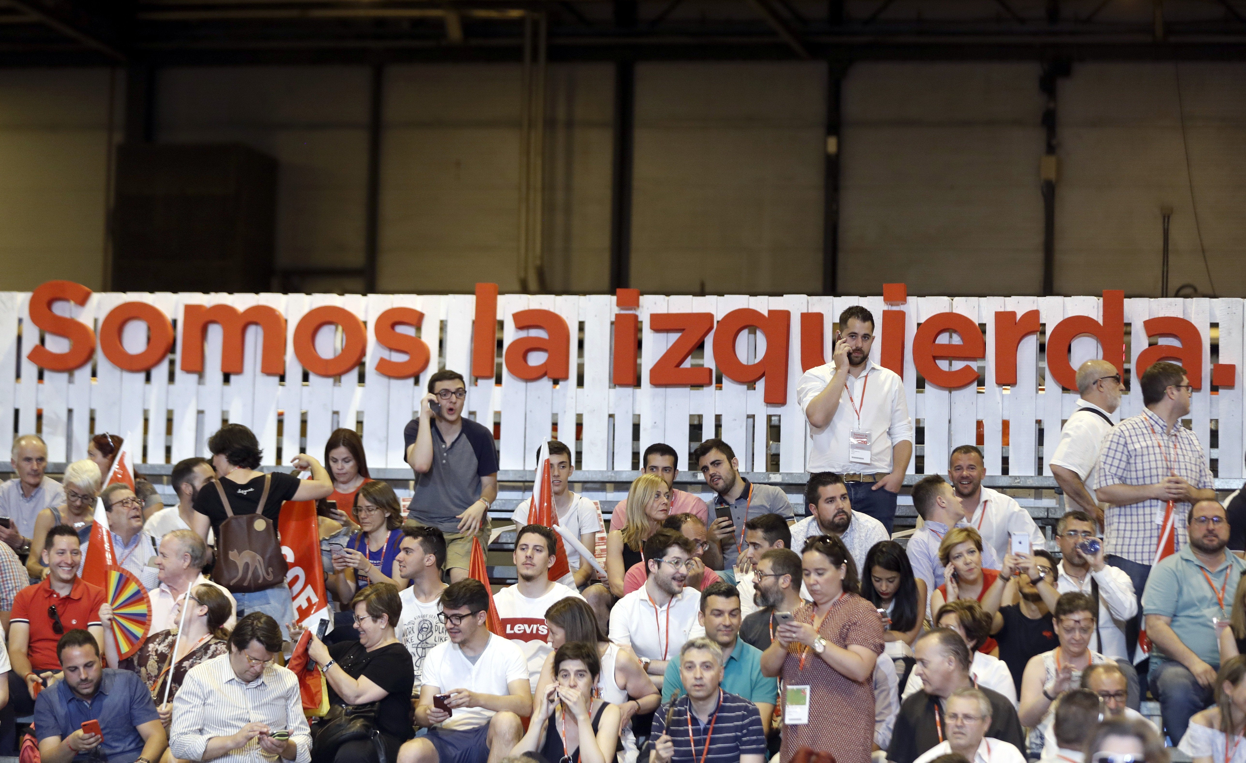 La Ejecutiva de Pedro Sánchez, respaldada con el 70,5% de lo votos La Ejecutiva de Pedro Sánchez, respaldada con el 70,5% de lo votos