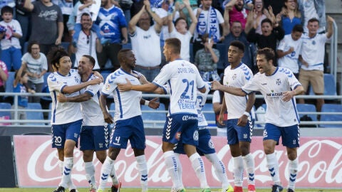 El Tenerife celebra un gol de Shibasaki