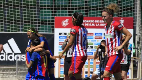 Las chicas del Barcelona celebran un gol Las chicas del Barcelona celebran un gol