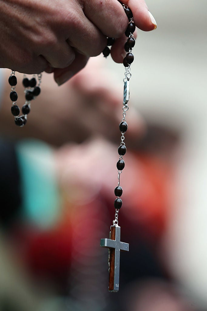 Hospitalizada una niña de 11 años a punto de morir después de que su madre le practicase un exorcismo Hospitalizada una niña de 11 años a punto de morir después de que su madre le practicase un exorcismo