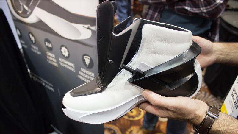 More: Digitsole Smart Shoe, unas zapatillas que se atan solas y llevan sistema de calefacción More: Digitsole Smart Shoe, unas zapatillas que se atan solas y llevan sistema de calefacción