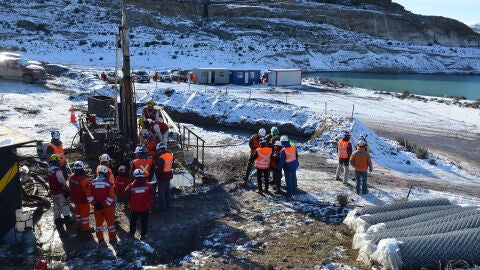 Trabajos de b&uacute;squeda de los dos mineros atrapados en la mina Cerro Bayo, ubicada en la comuna de Chile Chico, en Ays&eacute;n (Chile)