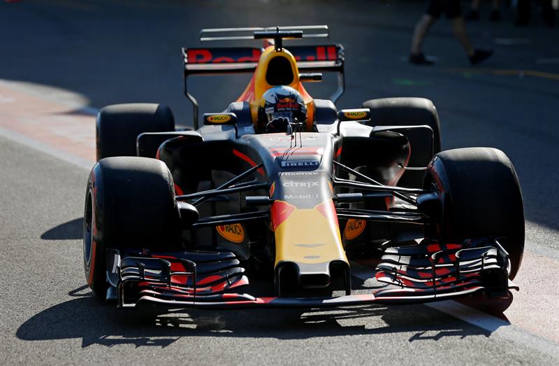 Ricciardo gana la locura de Bakú y Alonso puntúa Ricciardo gana la locura de Bakú y Alonso puntúa