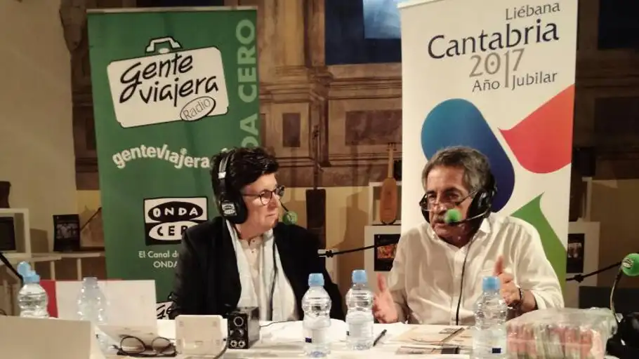 Esther Eiros con Miguel Ángel Revilla En el programa 'Gente Viajera' desde Potes