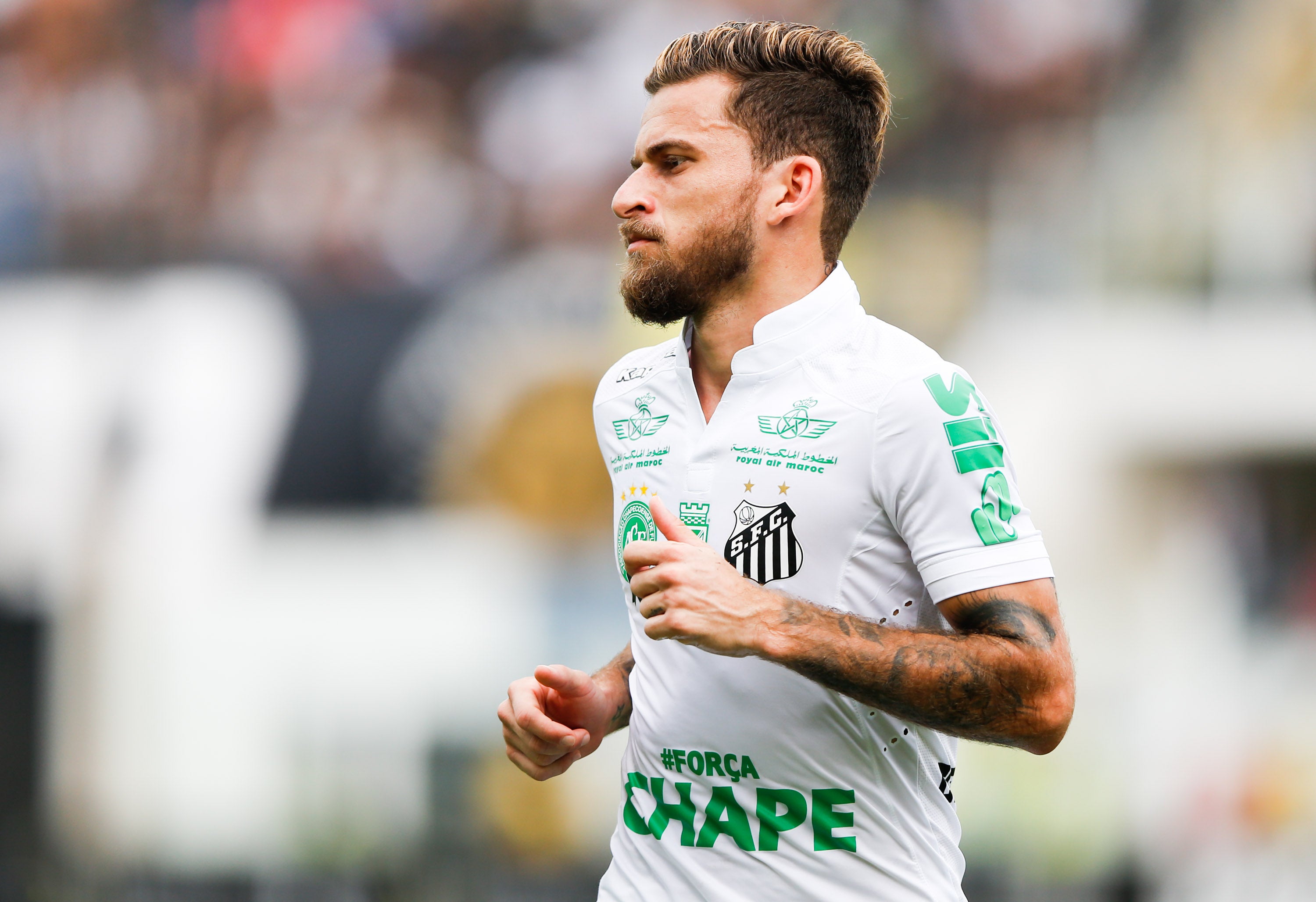 El Santos brasileño denuncia a la FIFA "acoso" del Barcelona para intentar fichar a Lucas Lima El Santos brasileño denuncia a la FIFA "acoso" del Barcelona para intentar fichar a Lucas Lima