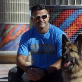 David Casinos, junto a su perra guía Farala