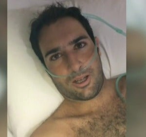 Cristian Bosco, el surfista cántabro con leucemia atrapado en Bali, vuelve a casa: "El sol sale hoy, estoy lleno de felicidad" Cristian Bosco, el surfista cántabro con leucemia atrapado en Bali, vuelve a casa: "El sol sale hoy, estoy lleno de felicidad"