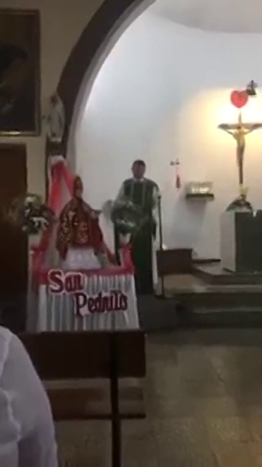 El cura Custodio Ballester desata de nuevo la polémica con una misa homófoba: "La homosexualidad es un pecado gravísimo" El cura Custodio Ballester desata de nuevo la polémica con una misa homófoba: "La homosexualidad es un pecado gravísimo"