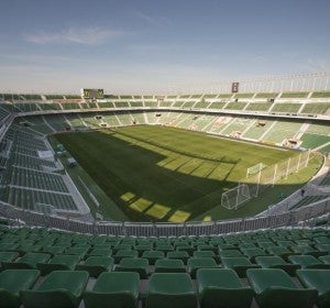 Imagen panorámica del estadio Martínez Valero. Imagen panorámica del estadio Martínez Valero.