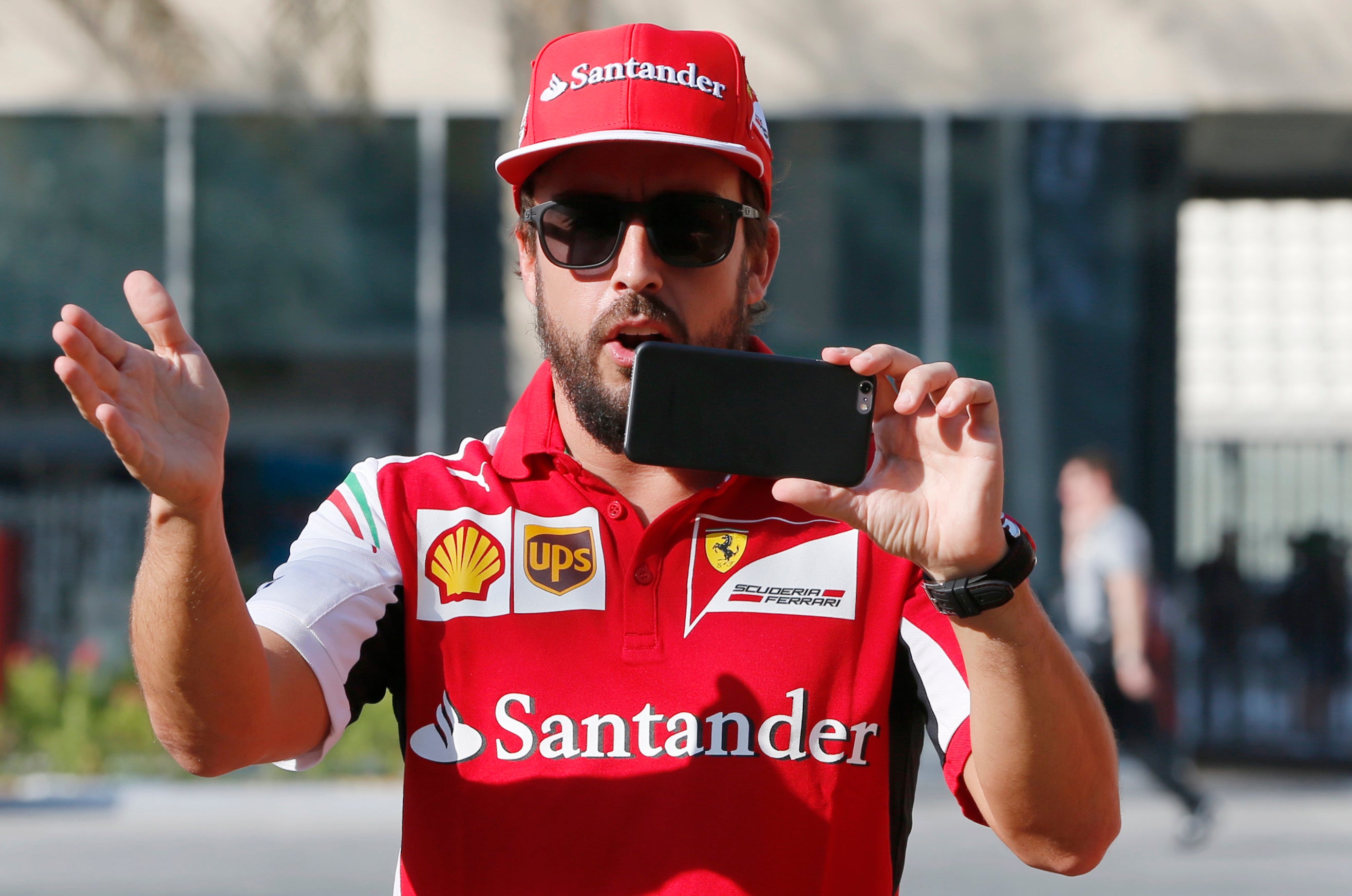 Se producen nuevos contactos entre Fernando Alonso y Ferrari episode artwork