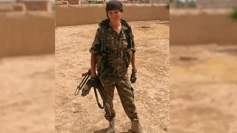 Hannah Tiger, la modelo canadiense que abandonó su vida para unirse al ejército femenino kurdo Hannah Tiger, la modelo canadiense que abandonó su vida para unirse al ejército femenino kurdo