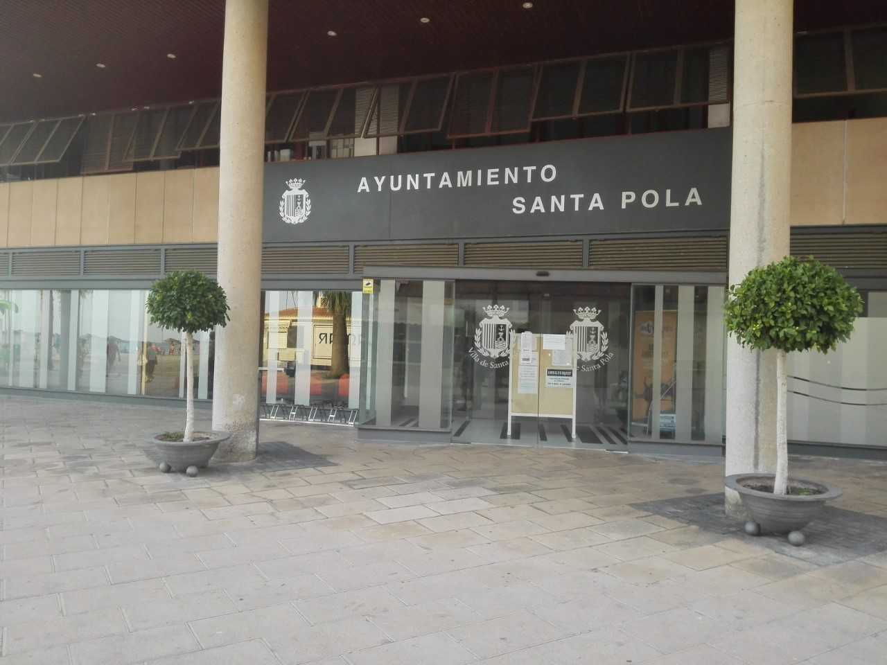 Santa Pola destina 20.000 euros a ayudas a estudiantes que cursan estudios fuera de la localidad Santa Pola destina 20.000 euros a ayudas a estudiantes que cursan estudios fuera de la localidad