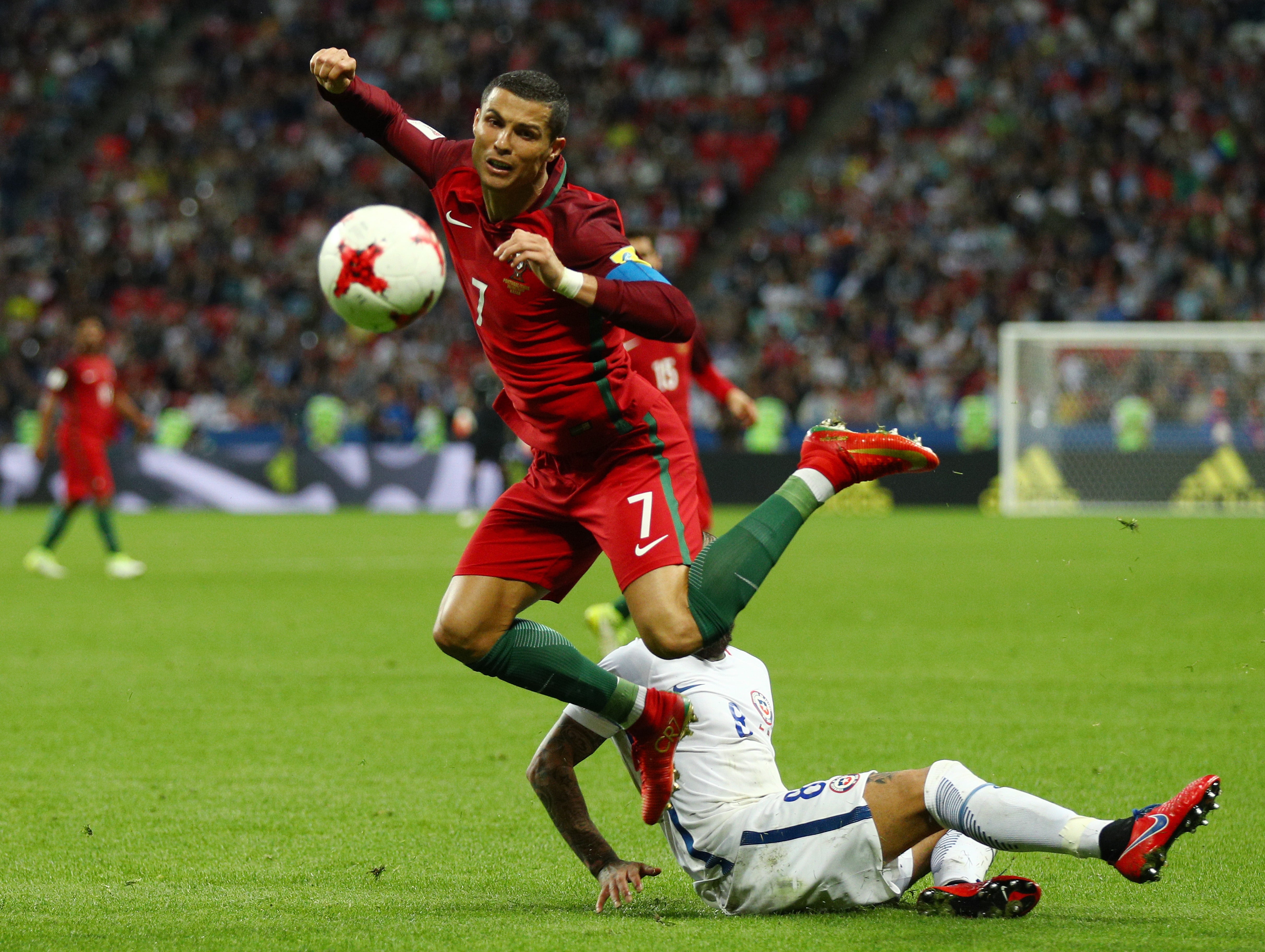 Cristiano Ronaldo se convierte en el quinto máximo goleador histórico en el fútbol de selecciones Cristiano Ronaldo se convierte en el quinto máximo goleador histórico en el fútbol de selecciones