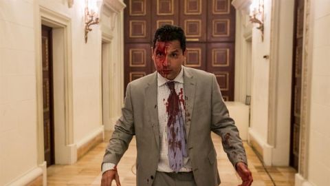 Un grupo de simpatizantes del Gobierno venezolano irrumpi&oacute; hoy por la fuerza en la Asamblea Nacional (AN, Parlamento), de mayor&iacute;a opositora, y causaron heridas a algunos diputados que se encontraban en el recinto para una sesi&oacute;n en conmemoraci&oacute;n del D&iacute;a de la Independencia en el pa&iacute;s.