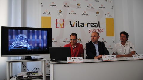 El regidor de Turisme Emilio Obiol junt amb els responsables t&egrave;cnics de l&acute;obra, Abel Campos i Lluis Puig.
