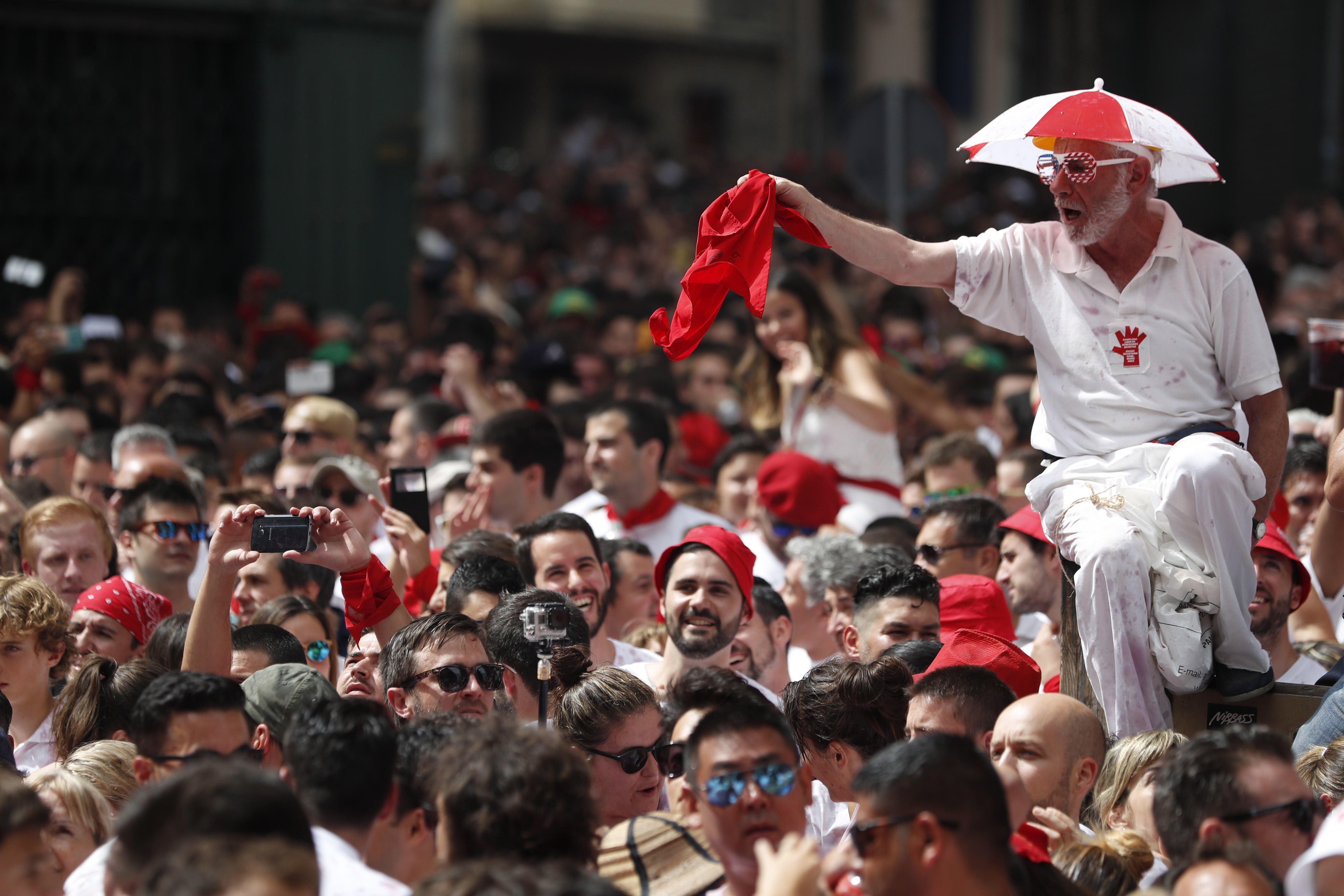 El Gabinete: Mujeres de negro en San Fermín El Gabinete: Mujeres de negro en San Fermín