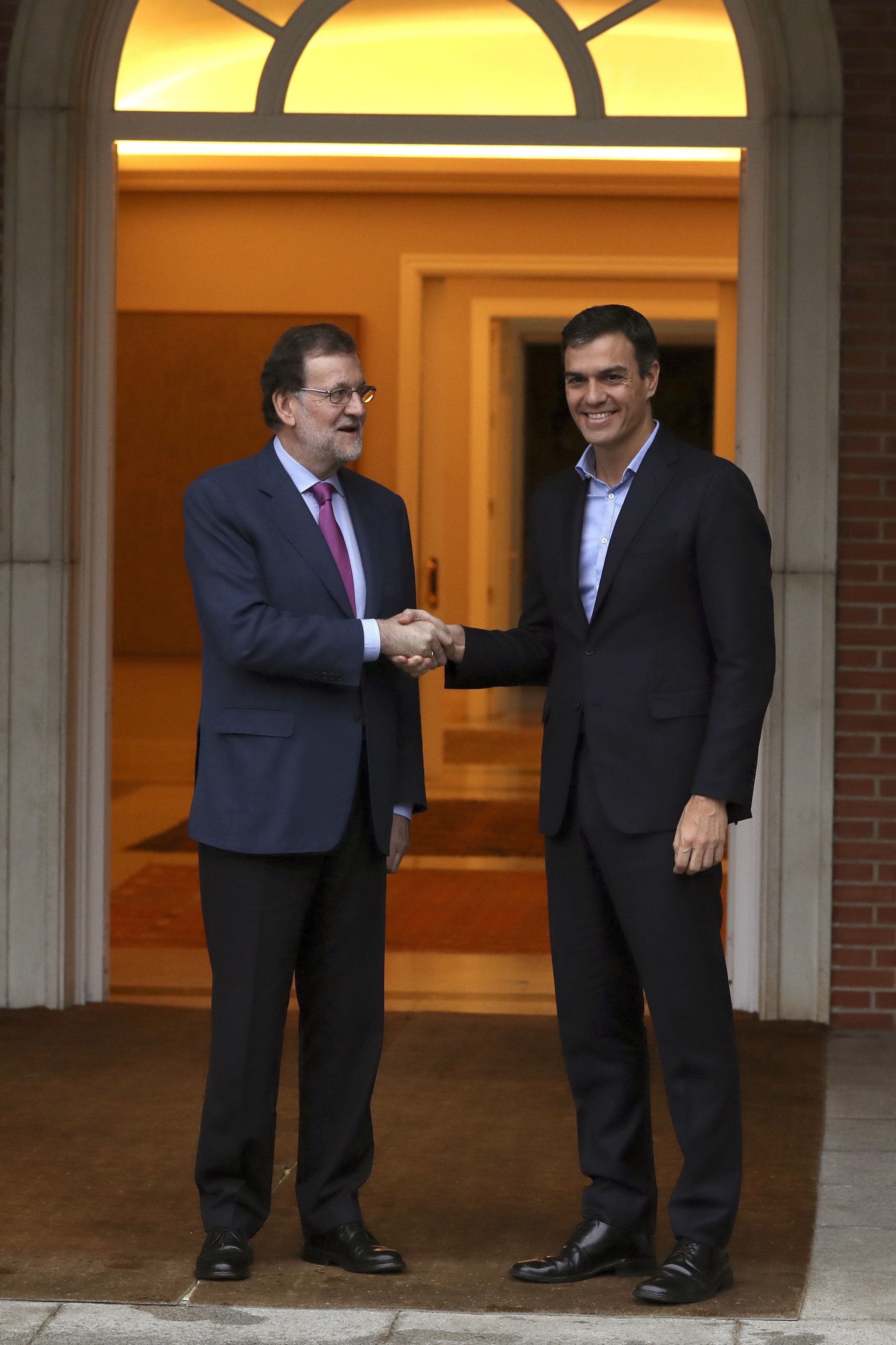 La tertulia: Rajoy, Sánchez y el referéndum La tertulia: Rajoy, Sánchez y el referéndum