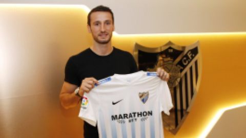 Paul Baysse con la camiseta del M&aacute;laga