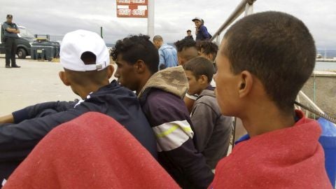 Rescatadas 56 personas de una embarcaci&oacute;n en Barbate