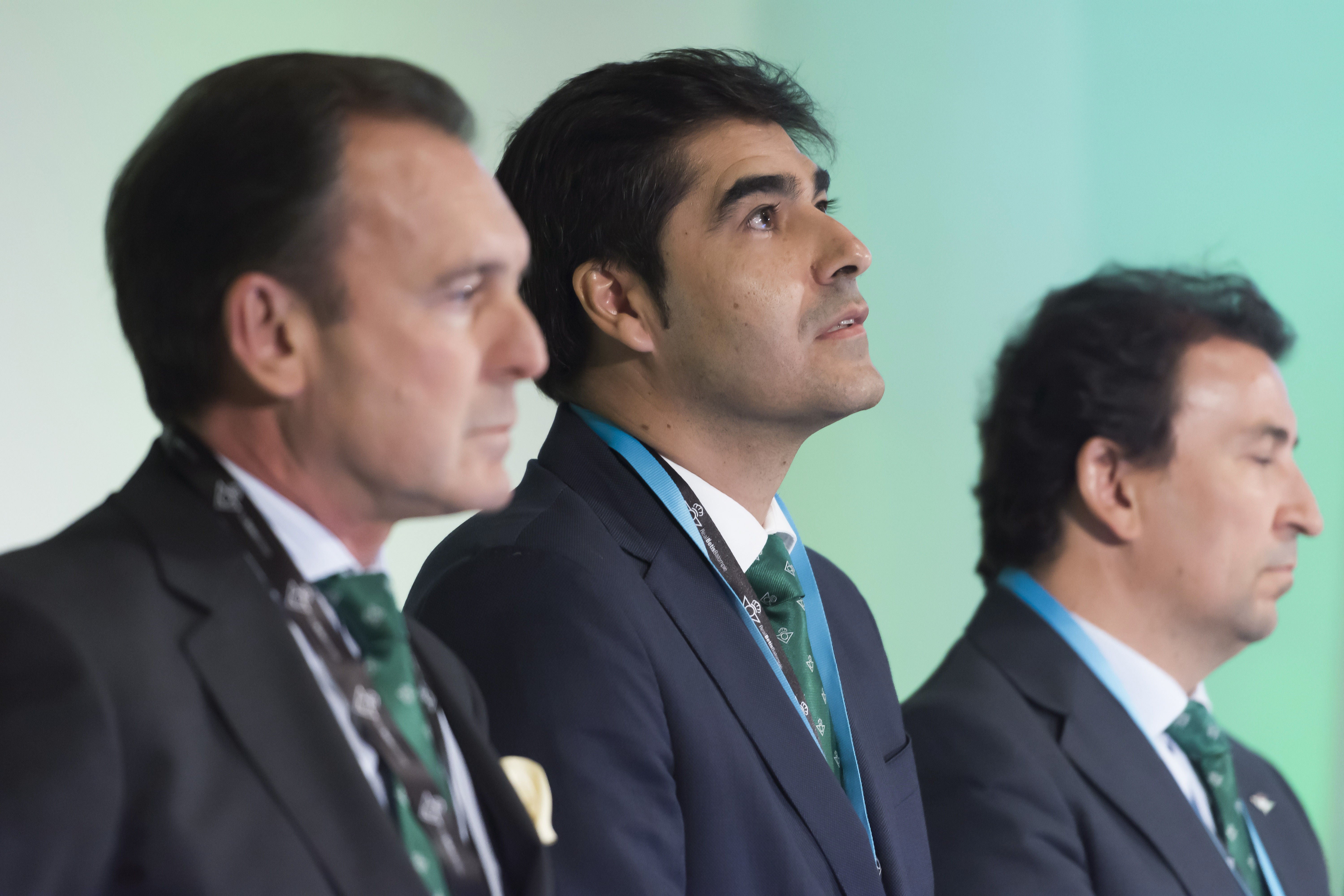 El presidente del Betis admite que recibió llamadas de Madrid y Barça para fichar a Ceballos El presidente del Betis admite que recibió llamadas de Madrid y Barça para fichar a Ceballos