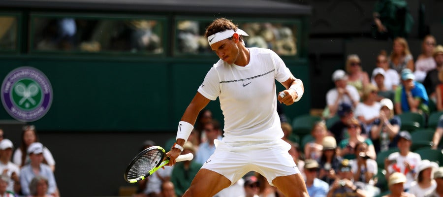Nadal celebra un punto ante Karen Khachanov Nadal celebra un punto ante Karen Khachanov
