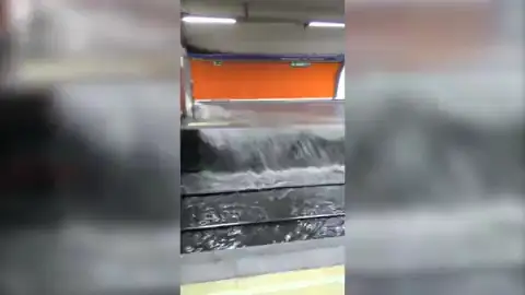 El metro de Madrid recupera la normalidad tras las graves inundaciones por la tromba de agua El metro de Madrid recupera la normalidad tras las graves inundaciones por la tromba de agua