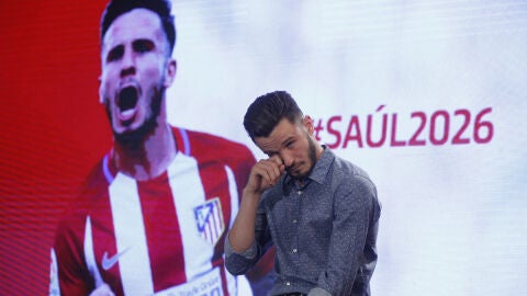 Sa&uacute;l, emocionado en su acto de renovaci&oacute;n