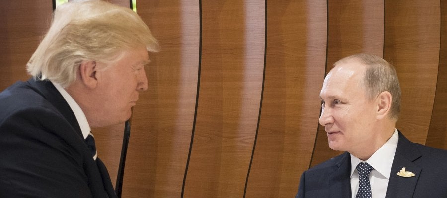 El presidente estadounidense, Donald J. Trump, y el presidente ruso, Vladímir Putin, en la cumbre de líderes de estado y gobierno del G20 El presidente estadounidense, Donald J. Trump, y el presidente ruso, Vladímir Putin, en la cumbre de líderes de estado y gobierno del G20