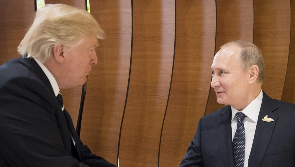 El presidente estadounidense, Donald J. Trump, y el presidente ruso, Vladímir Putin, en la cumbre de líderes de estado y gobierno del G20