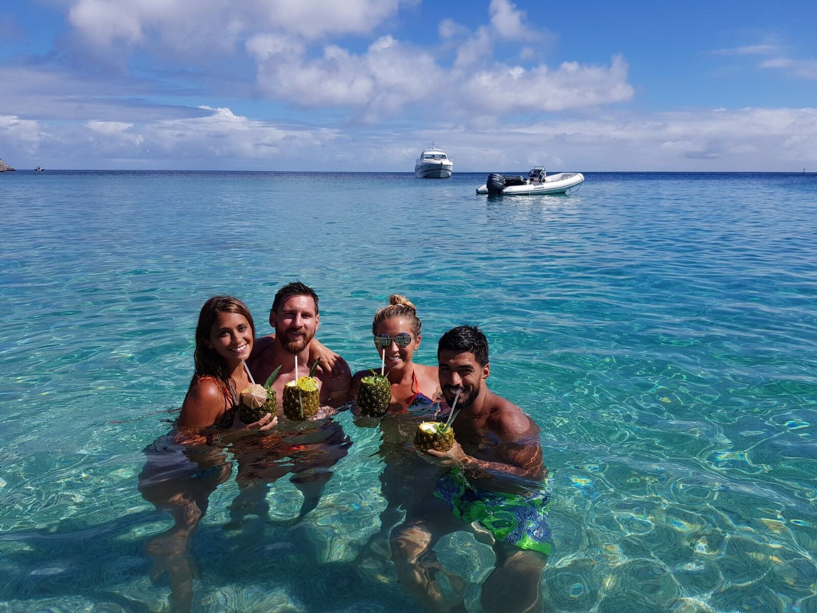 La 'visita sorpresa' de Luis Suárez a Leo Messi en el Caribe La 'visita sorpresa' de Luis Suárez a Leo Messi en el Caribe