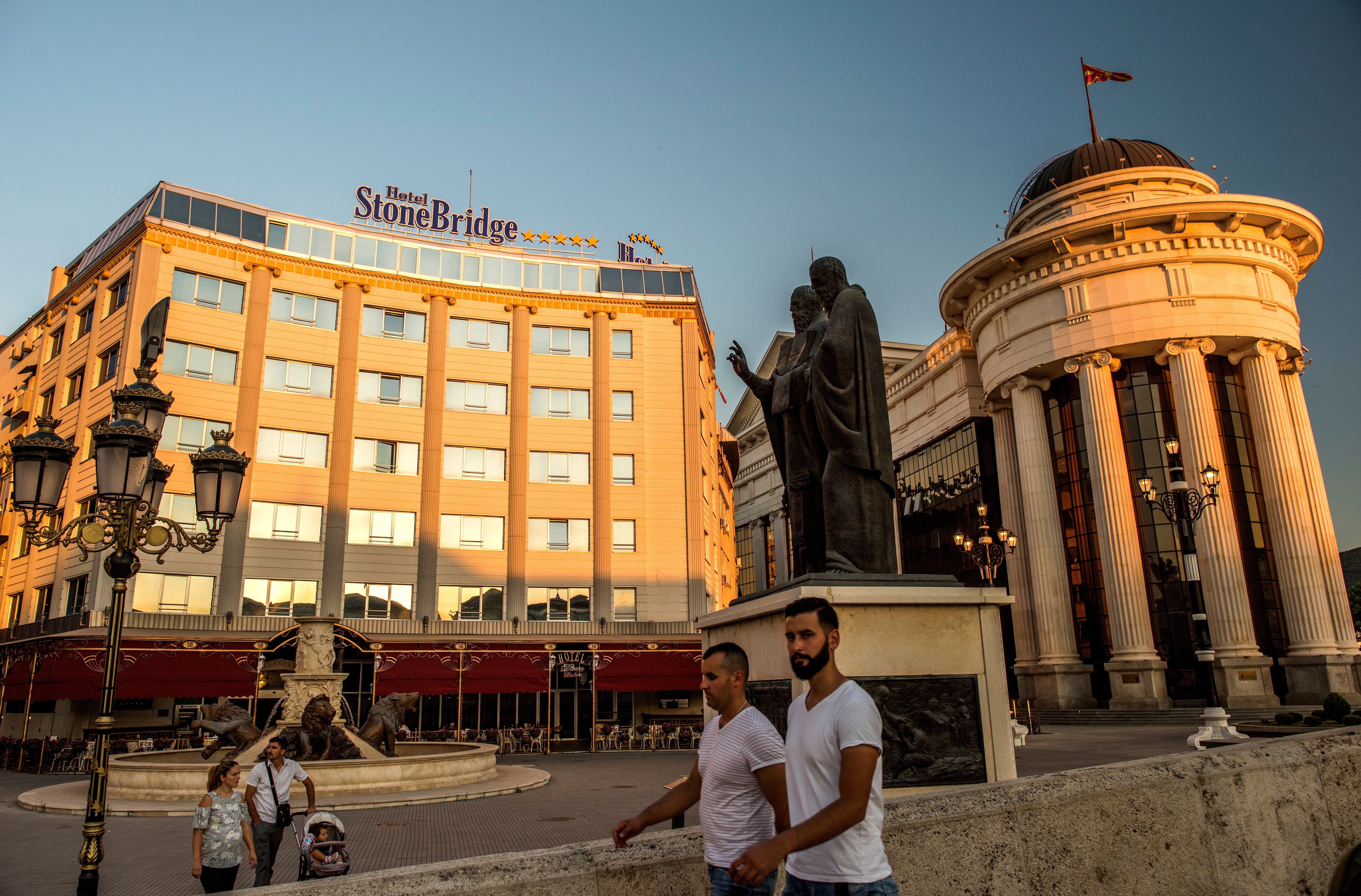 Manula la mula del zoo de Skopje: "Han empezado a sacrificar animales sanos para dárselos de comer a los carnívoros" Manula la mula del zoo de Skopje: "Han empezado a sacrificar animales sanos para dárselos de comer a los carnívoros"