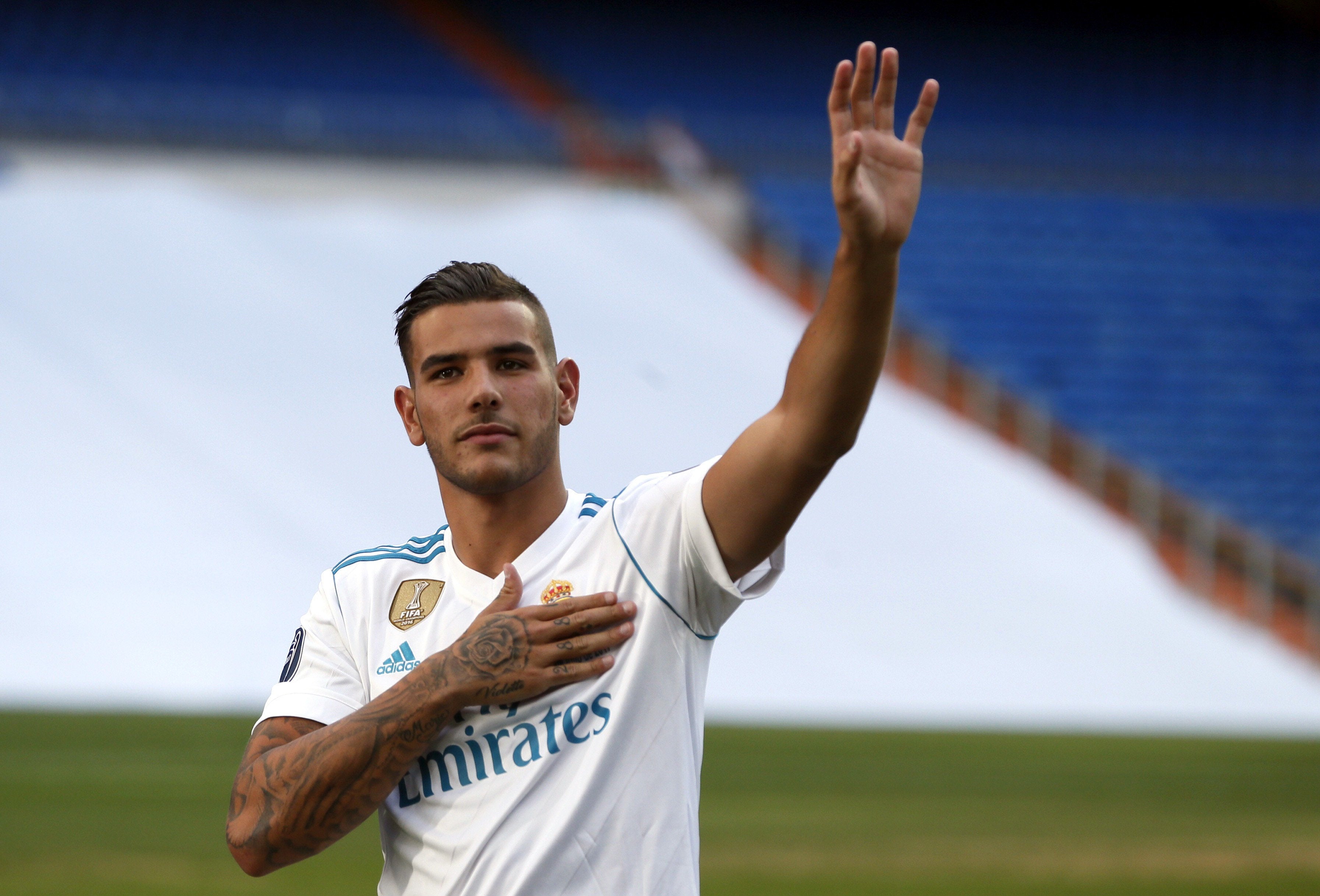Theo Hernández: "Estoy muy feliz por estar en el mejor club del mundo" Theo Hernández: "Estoy muy feliz por estar en el mejor club del mundo"