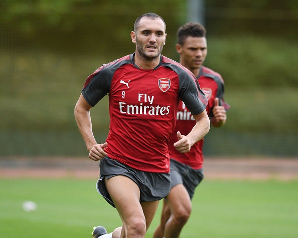 La situación de Lucas Pérez tras ser marginado y puesto en el mercado por el Arsenal La situación de Lucas Pérez tras ser marginado y puesto en el mercado por el Arsenal