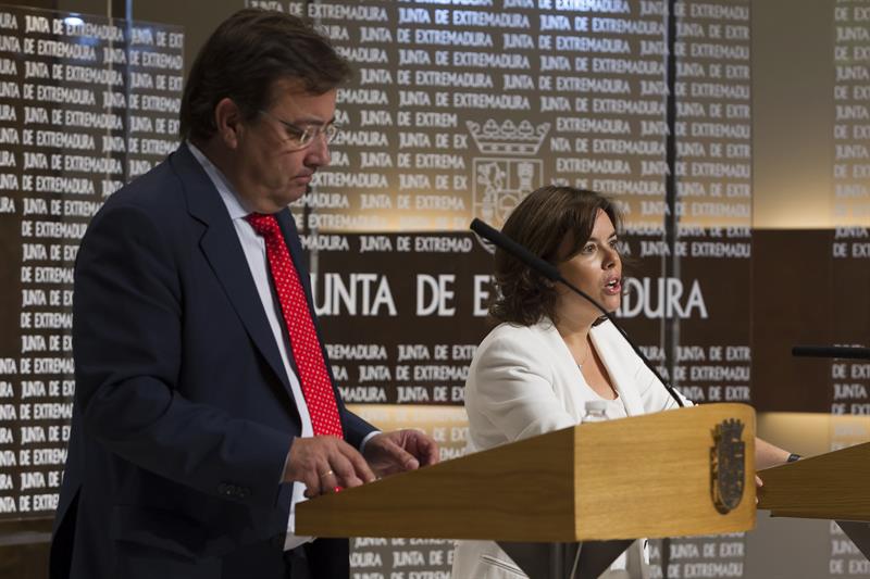 Soraya Sáenz de Santamaría: "La fuerza de las leyes no necesita una sobreactuación del Gobierno" Soraya Sáenz de Santamaría: "La fuerza de las leyes no necesita una sobreactuación del Gobierno"