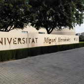 Acceso al campus de Elche de la Universidad Miguel Hernández. Acceso al campus de Elche de la Universidad Miguel Hernández.