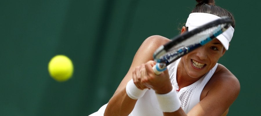 Muguruza resta una pelota ante Angelique Kerber Muguruza resta una pelota ante Angelique Kerber