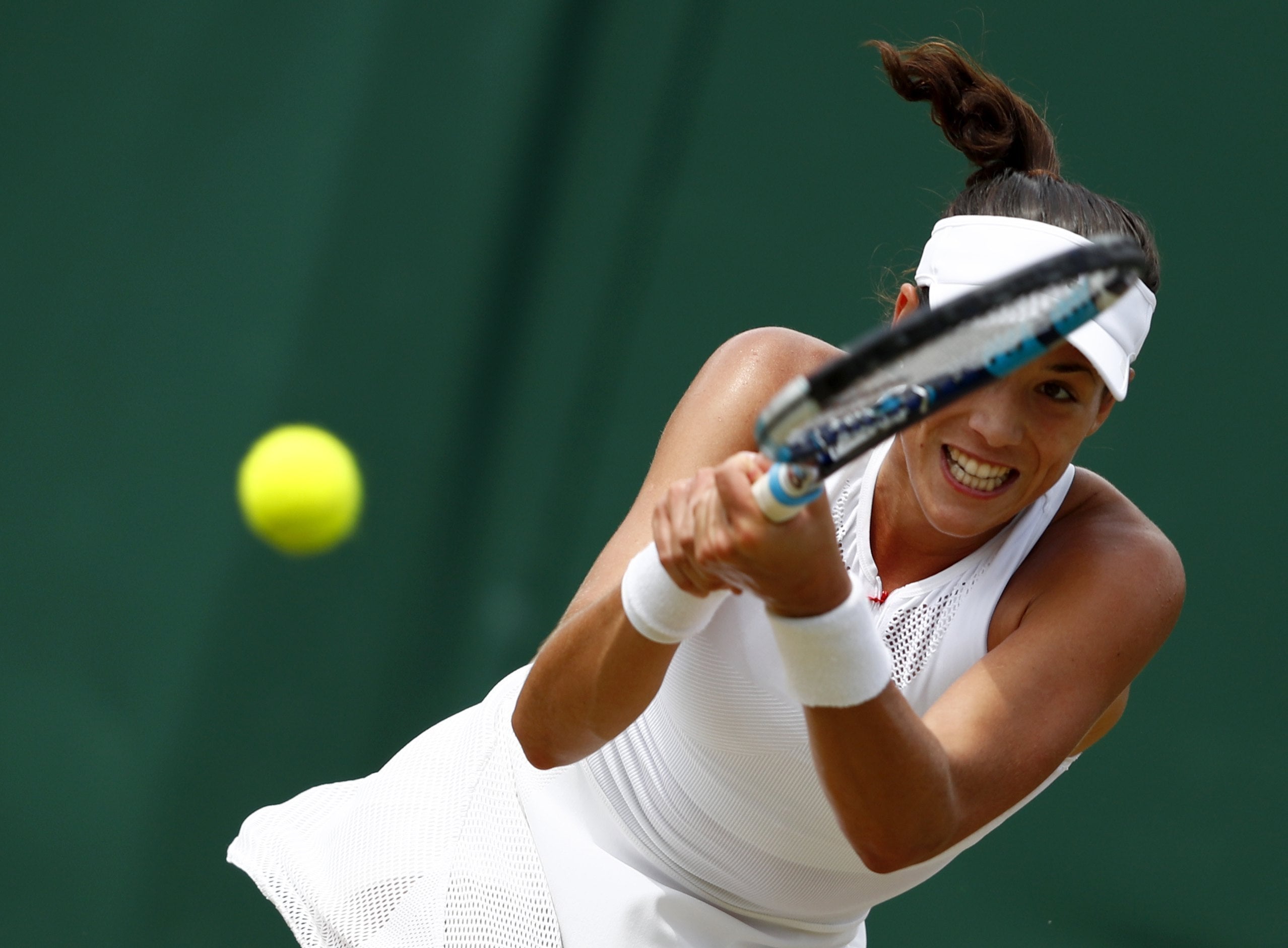 Una gran Muguruza se impone en la batalla frente a Angelique Kerber y accede a cuartos en Wimbledon Una gran Muguruza se impone en la batalla frente a Angelique Kerber y accede a cuartos en Wimbledon