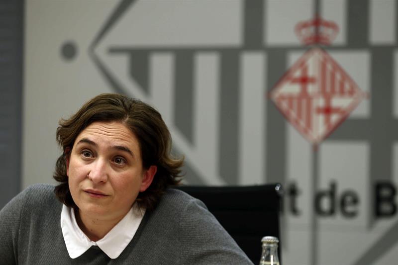 Ada Colau facilitará la celebración del referéndum, pero duda de que sea "efectivo" Ada Colau facilitará la celebración del referéndum, pero duda de que sea "efectivo"